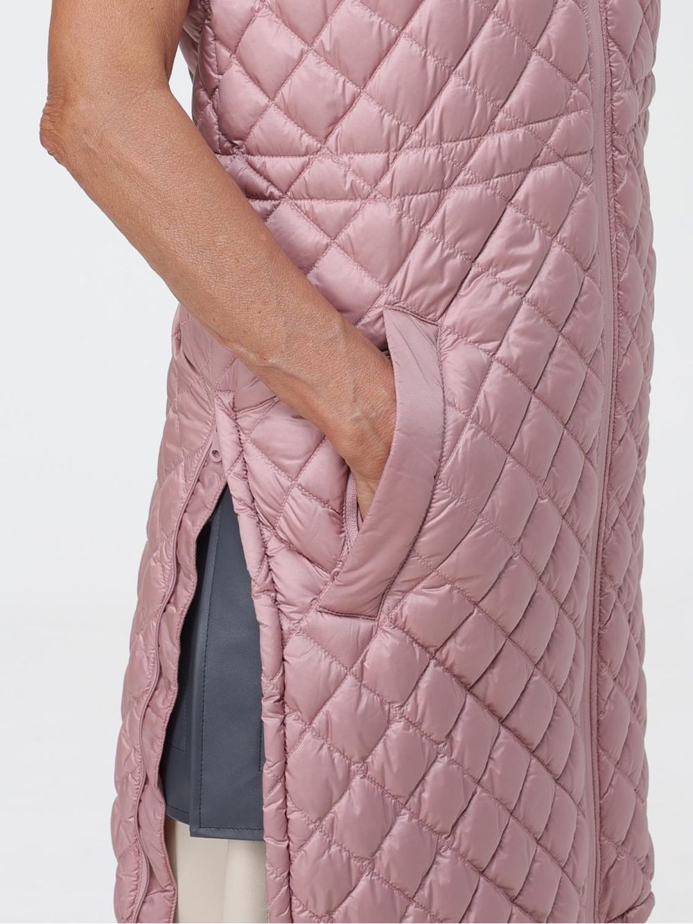 MaxMara Leisure Sleeveless puffer jacket, BNWT, size 8 (fits small) - Picture 3 of 12